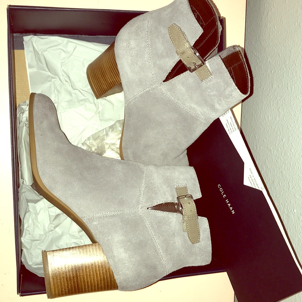 Cole Haan size 8 B Zip up Booties in grey